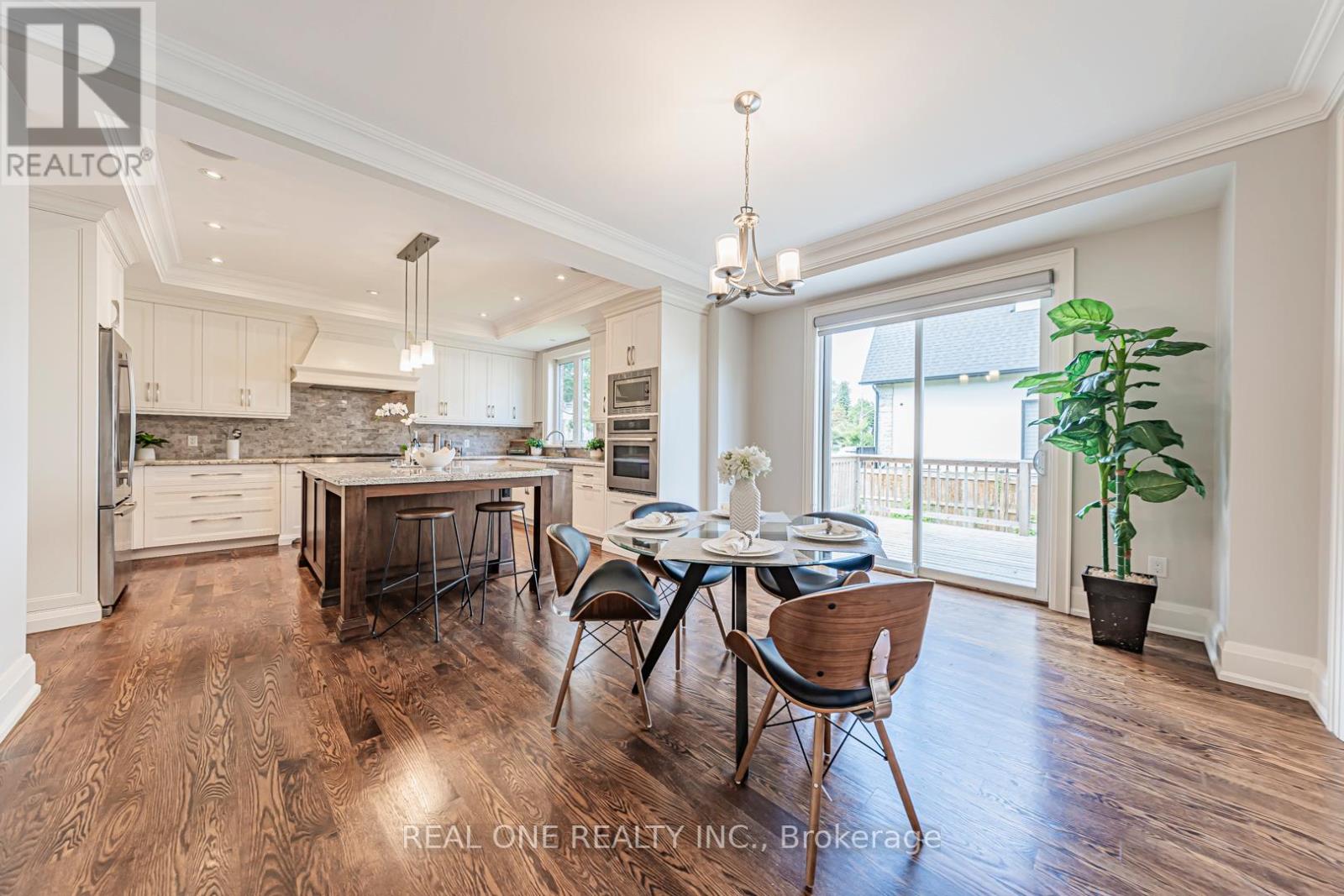 2095 Springfield Road, Mississauga, Ontario  L5K 1C1 - Photo 6 - W12790256