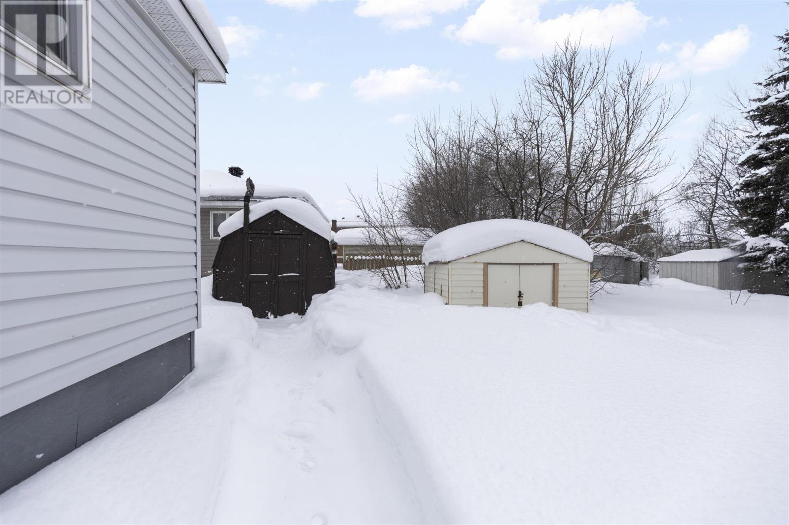 289 Goulais Ave, Sault Ste. Marie, Ontario  P6C 5A2 - Photo 5 - SM260218