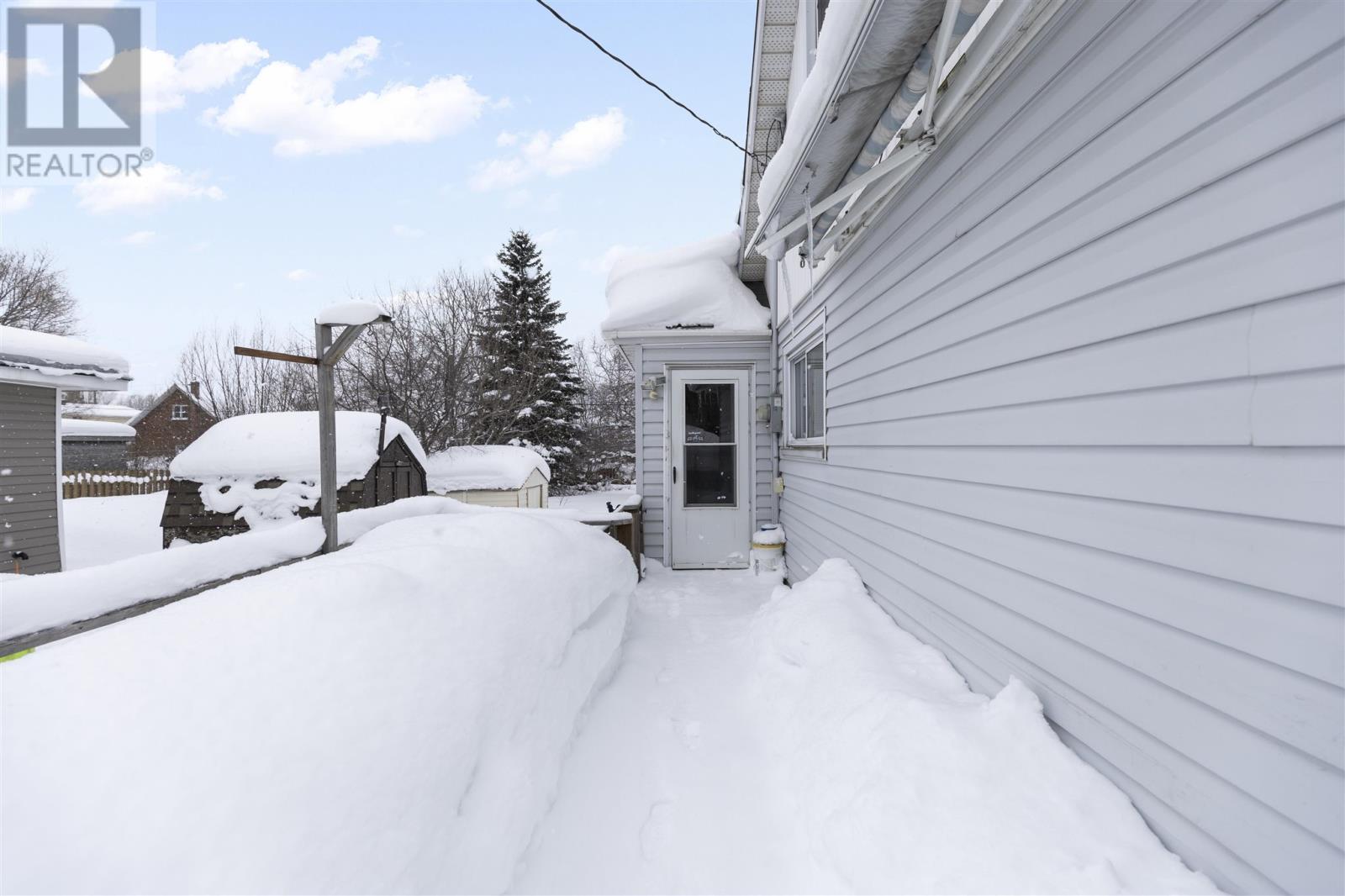 289 Goulais Ave, Sault Ste. Marie, Ontario  P6C 5A2 - Photo 4 - SM260218