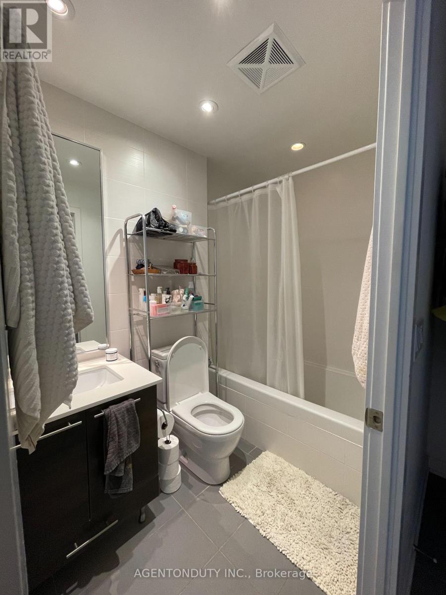 1301 - 1 Market Street, Toronto (Waterfront Communities), Ontario  M5E 0A2 - Photo 28 - C12790022