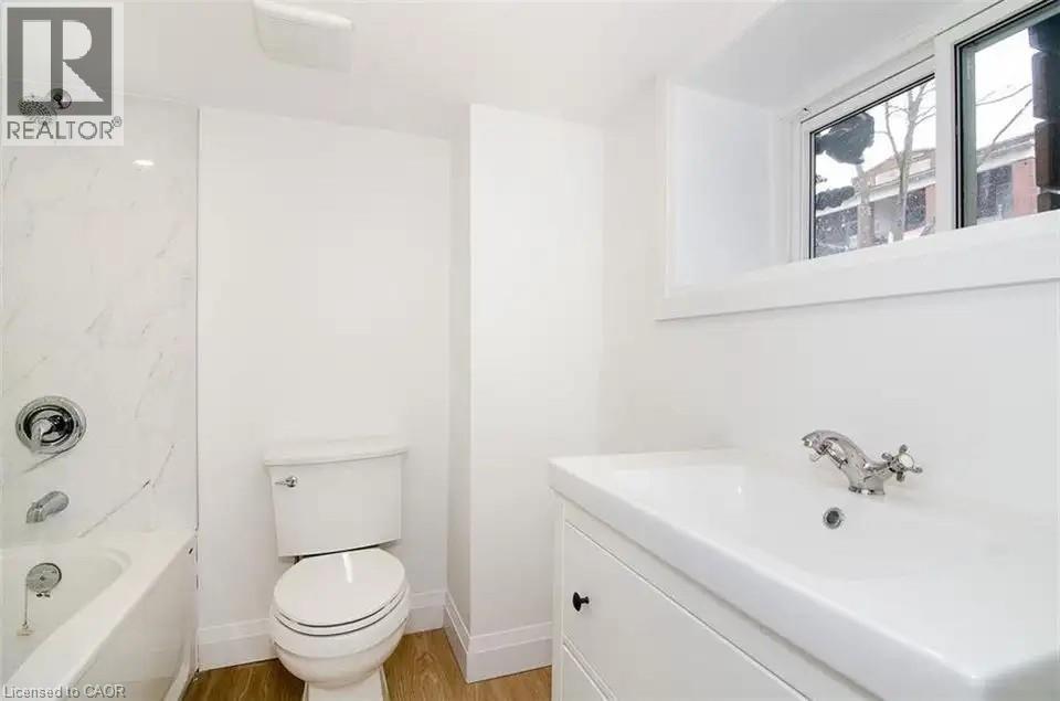 249 Emerald Street N Unit# 4, Hamilton, Ontario  L8L 5L1 - Photo 5 - 40805325