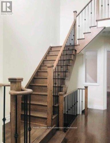 19 Botelho Circle, Aurora, Ontario  L4G 3X2 - Photo 2 - N12790272