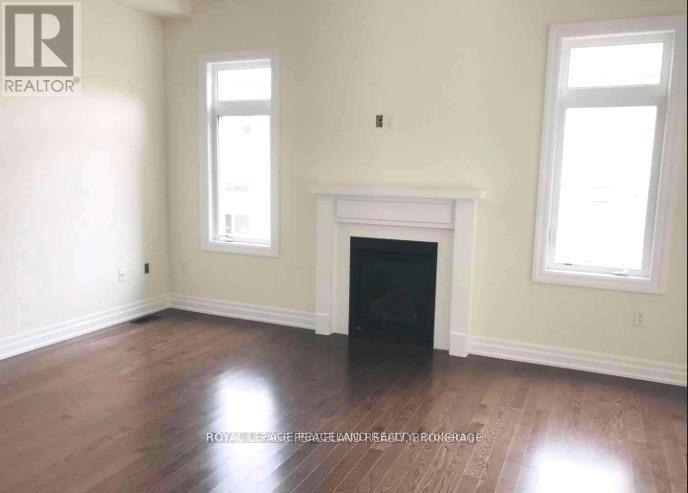 19 Botelho Circle, Aurora, Ontario  L4G 3X2 - Photo 3 - N12790272