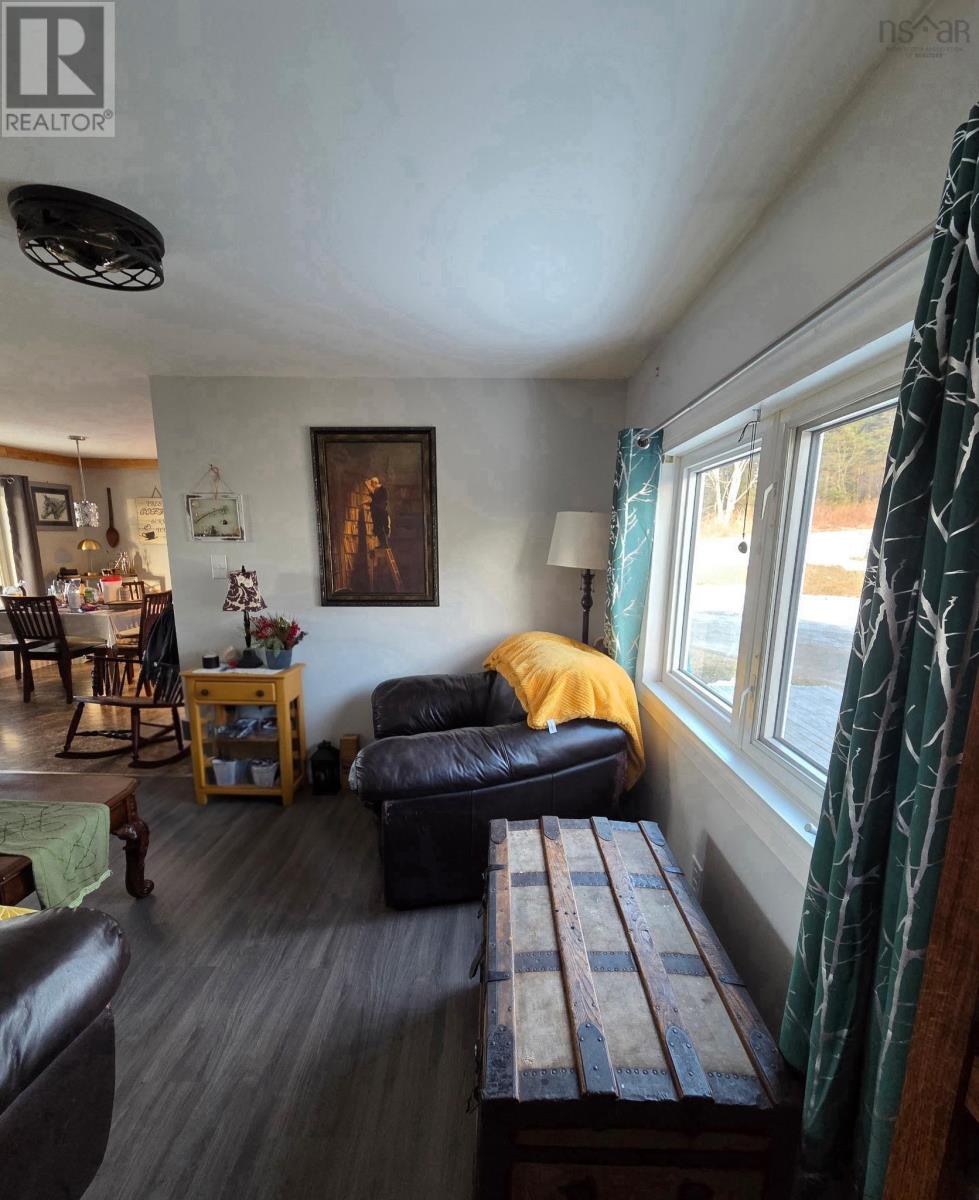 22 Highview Street, Port Hastings, Nova Scotia  B9A 1K8 - Photo 10 - 202600653