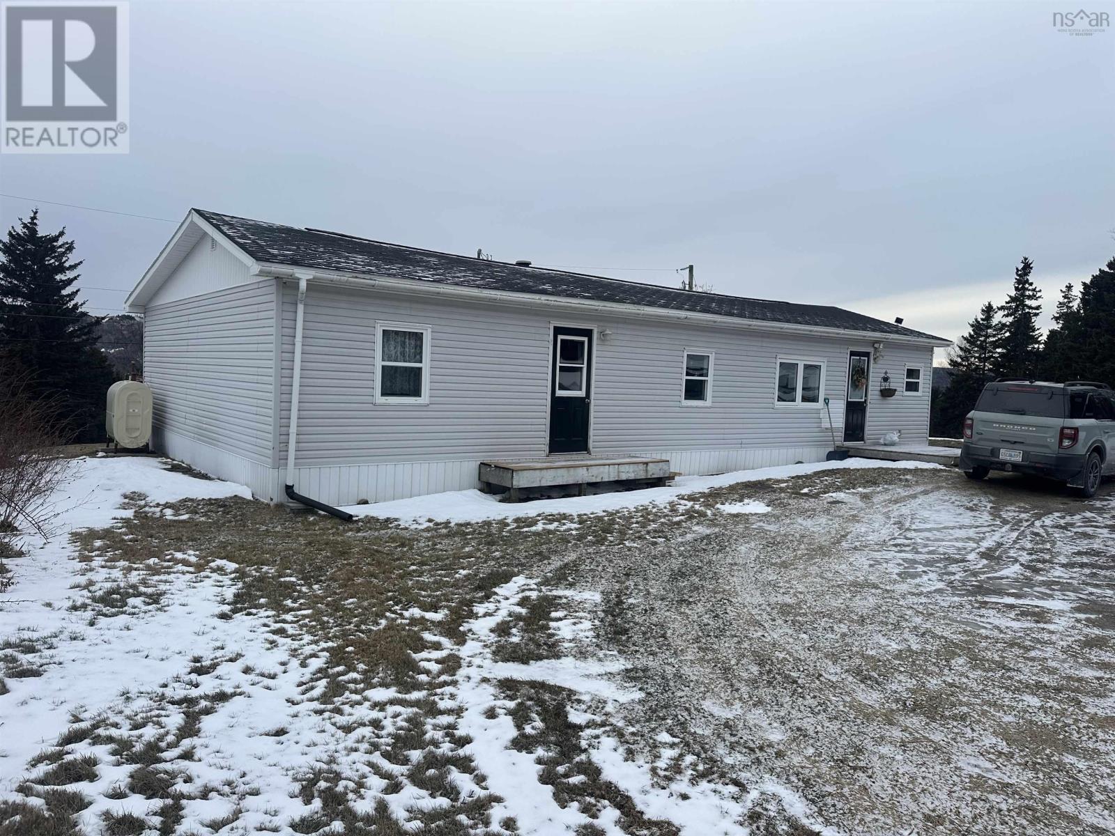 22 Highview Street, Port Hastings, Nova Scotia  B9A 1K8 - Photo 4 - 202600653