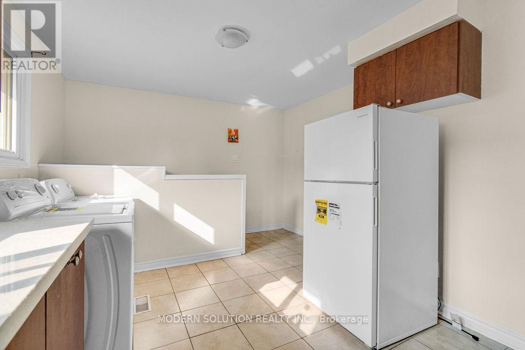 142 Mill Street N, Brampton, Ontario  L6X 2P2 - Photo 7 - W12790286