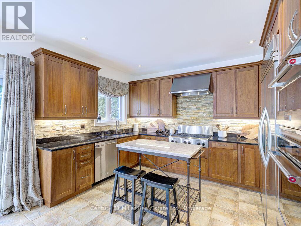 2301 Hertfordshire Way, Oakville, Ontario  L6H 7M5 - Photo 18 - W12790292