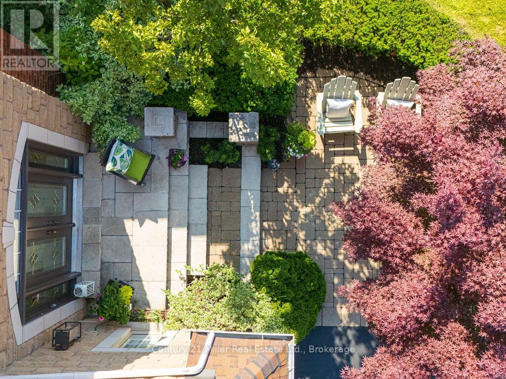 2301 Hertfordshire Way, Oakville, Ontario  L6H 7M5 - Photo 34 - W12790292