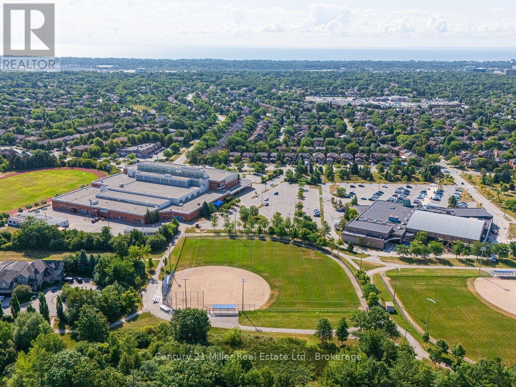 2301 Hertfordshire Way, Oakville, Ontario  L6H 7M5 - Photo 42 - W12790292