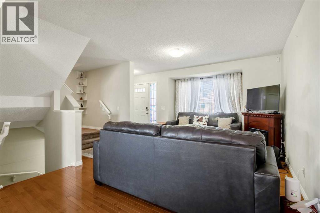 8339 Saddlebrook Drive Ne, Calgary, Alberta  T3J 0P9 - Photo 4 - A2286476