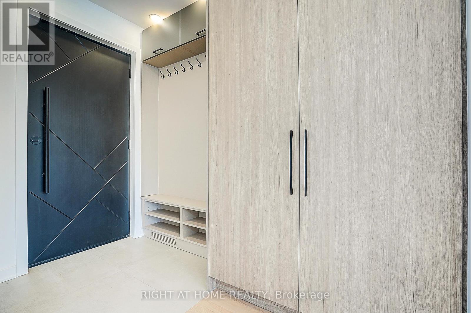 215 Churchill Avenue, Toronto, Ontario  M2R 1E2 - Photo 3 - C12790302