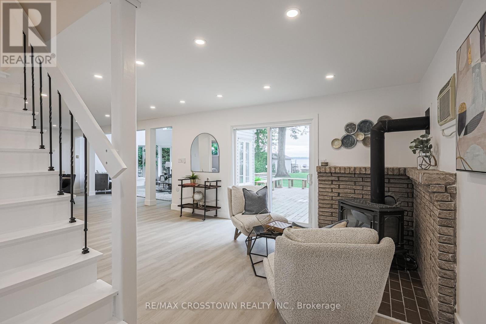 128 Moores Beach Road, Georgina, Ontario  L0E 1N0 - Photo 10 - N12790300