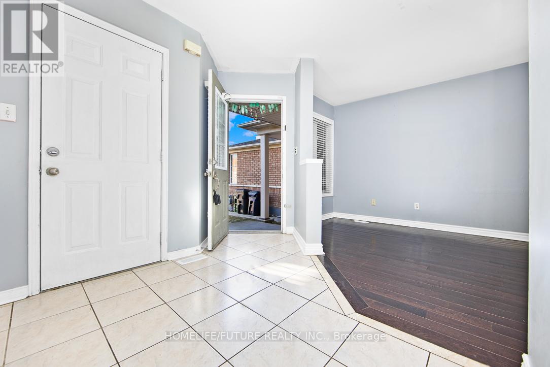 316 Mclevin Avenue, Toronto, Ontario  M1B 6C4 - Photo 2 - E12789978