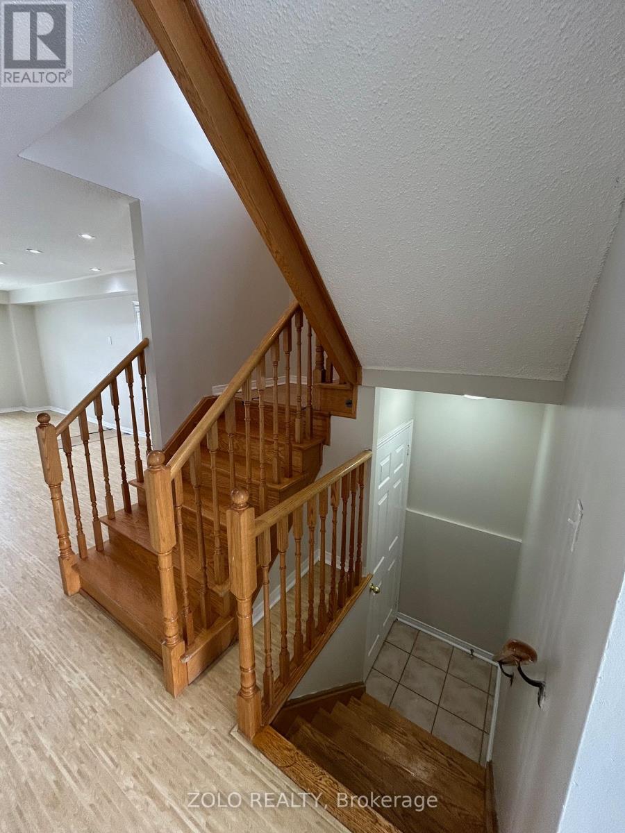 271 Pettigrew Trail, Milton, Ontario  L9T 5X7 - Photo 8 - W12790304