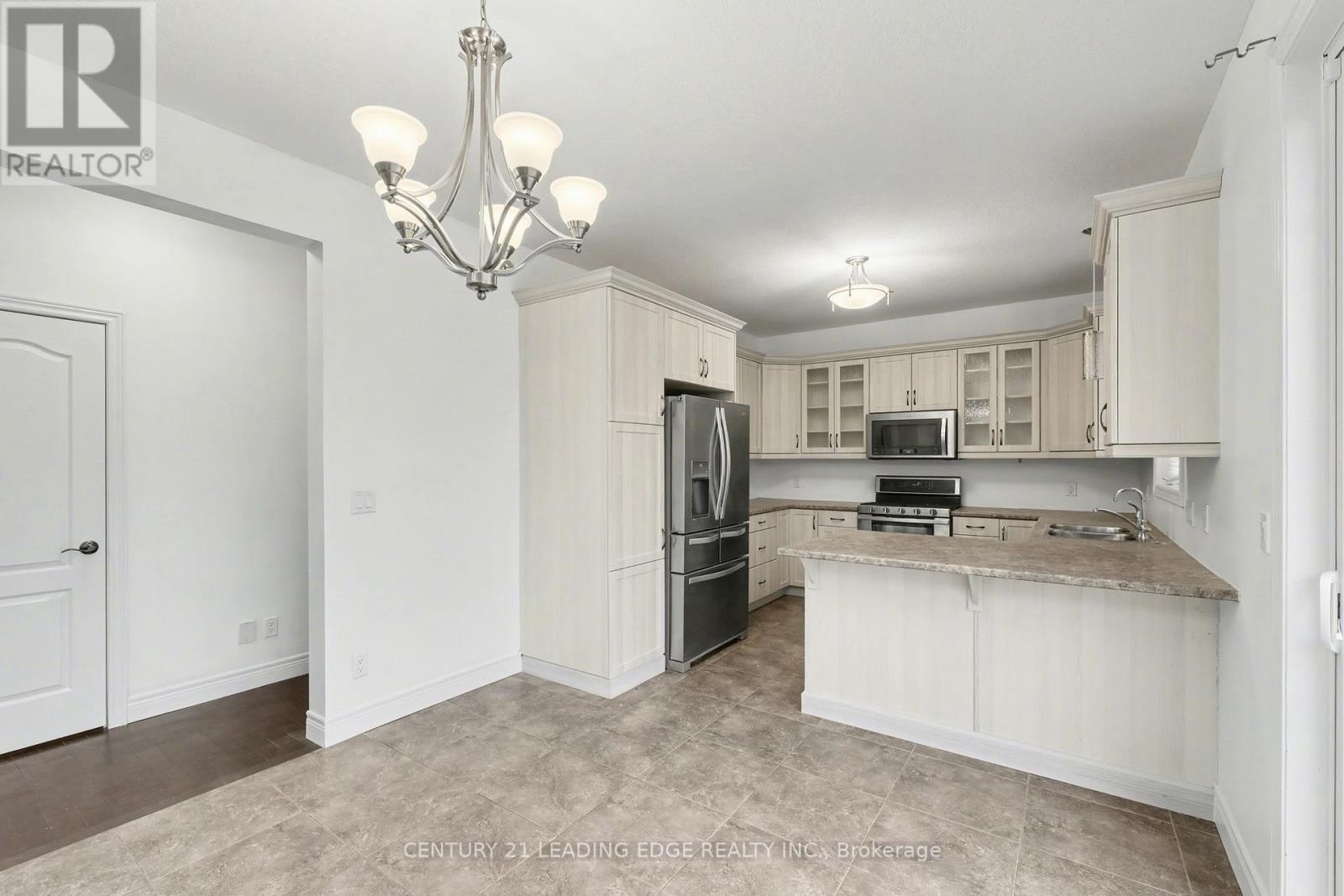 707 Halifax Road, Woodstock, Ontario  N4T 0C5 - Photo 14 - X12790298