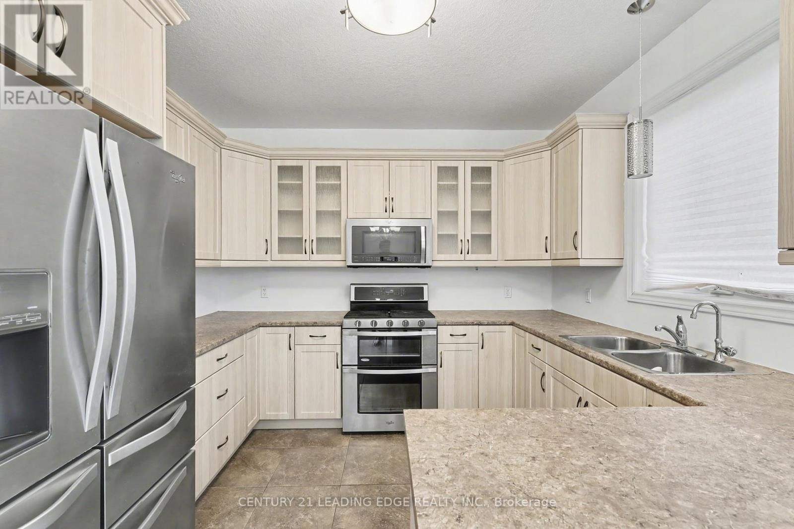 707 Halifax Road, Woodstock, Ontario  N4T 0C5 - Photo 16 - X12790298