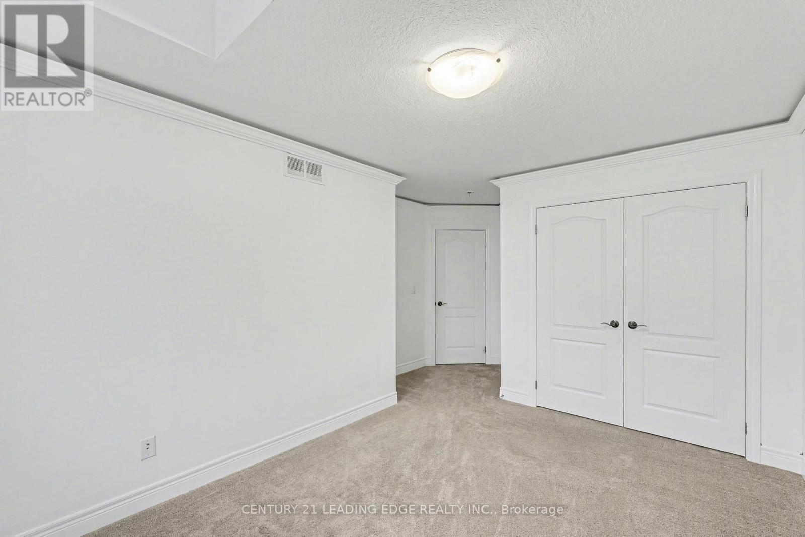 707 Halifax Road, Woodstock, Ontario  N4T 0C5 - Photo 22 - X12790298