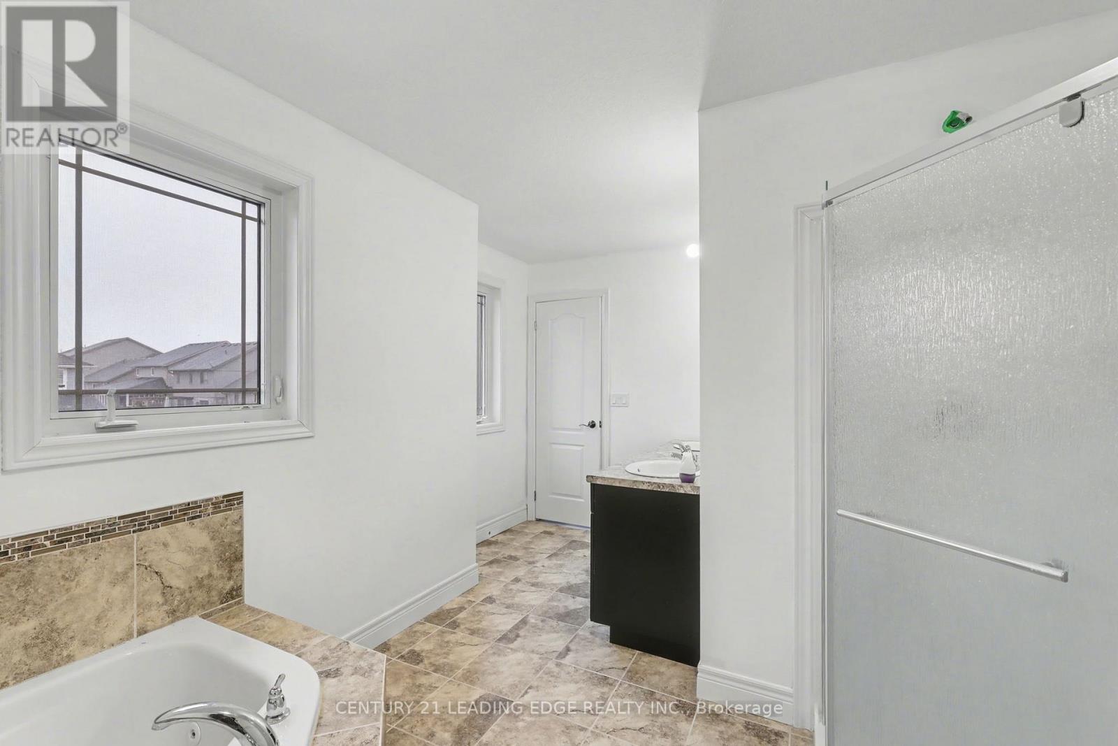 707 Halifax Road, Woodstock, Ontario  N4T 0C5 - Photo 32 - X12790298