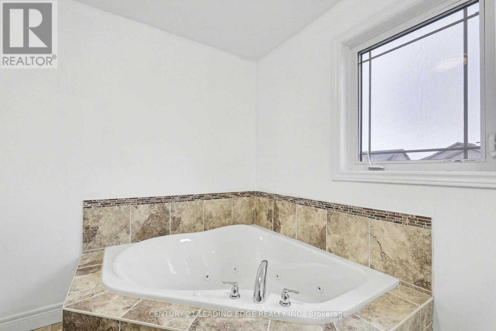 707 Halifax Road, Woodstock, Ontario  N4T 0C5 - Photo 33 - X12790298