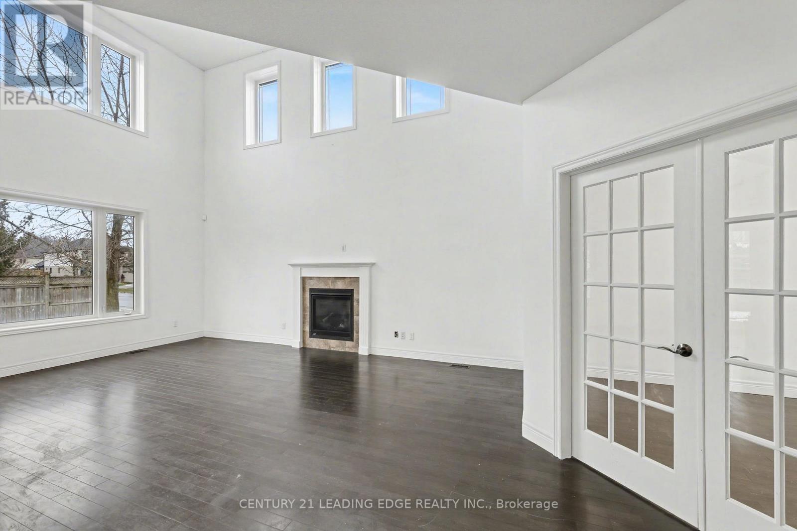 707 Halifax Road, Woodstock, Ontario  N4T 0C5 - Photo 5 - X12790298