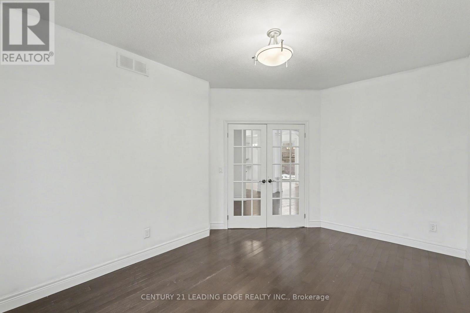 707 Halifax Road, Woodstock, Ontario  N4T 0C5 - Photo 9 - X12790298