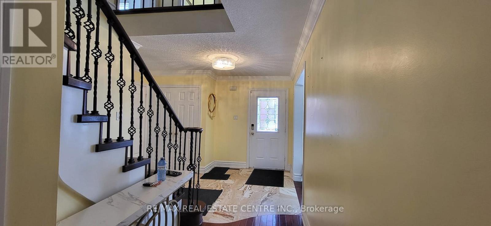 4 Esker Drive, Brampton, Ontario  L6Z 3C5 - Photo 10 - W12784314