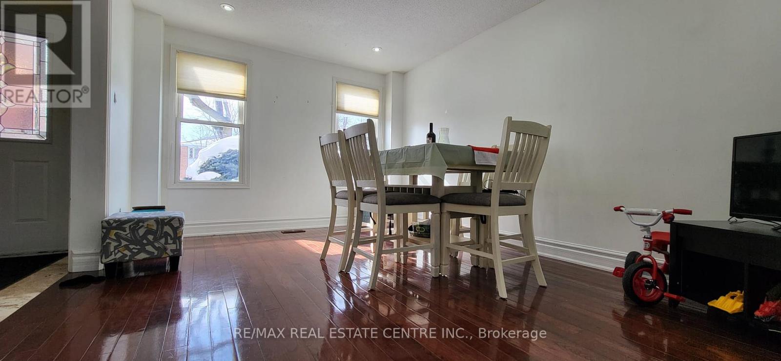 4 Esker Drive, Brampton, Ontario  L6Z 3C5 - Photo 6 - W12784314