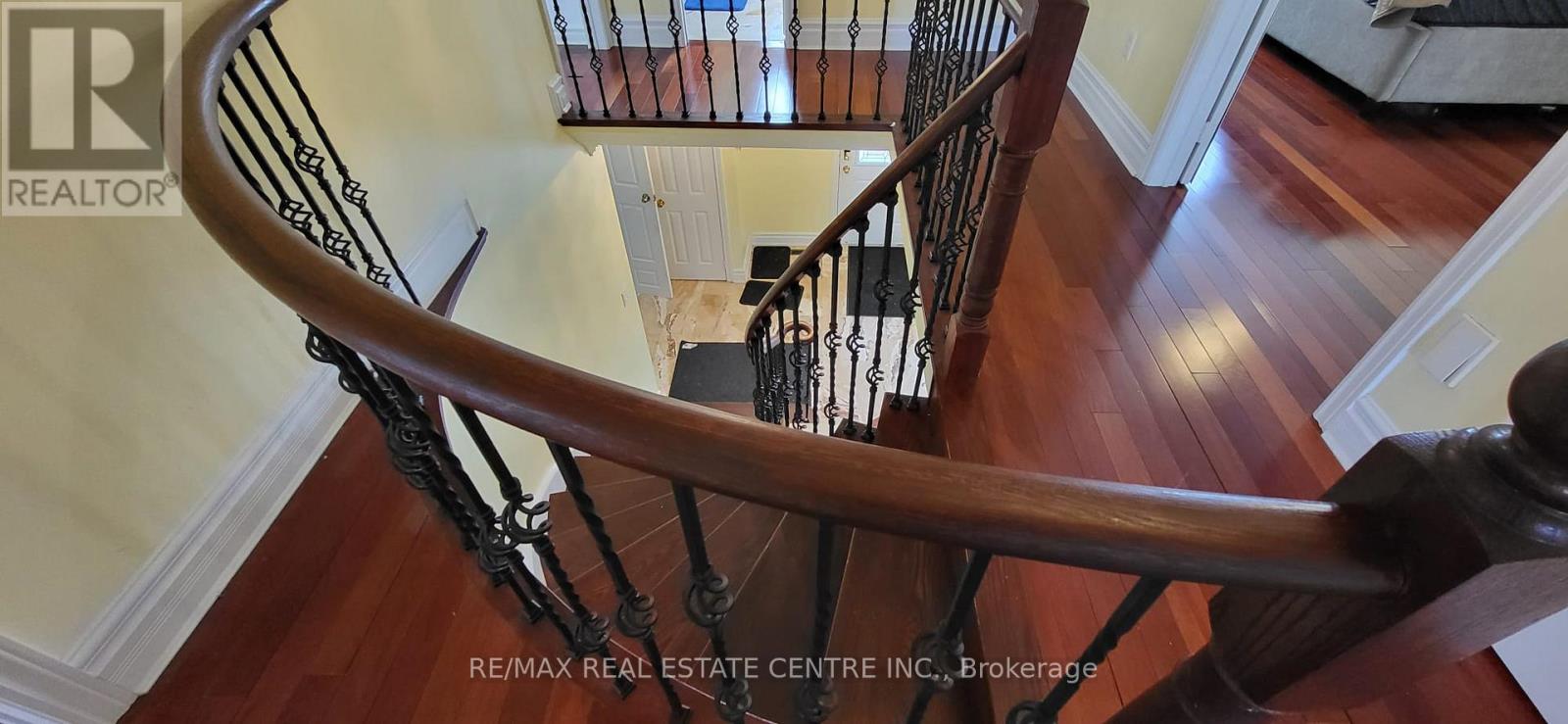 4 Esker Drive, Brampton, Ontario  L6Z 3C5 - Photo 9 - W12784314