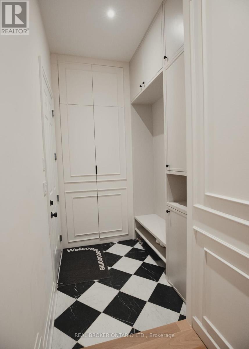 34 Meteorite Street, Richmond Hill, Ontario  L4C 4M9 - Photo 10 - N12790322