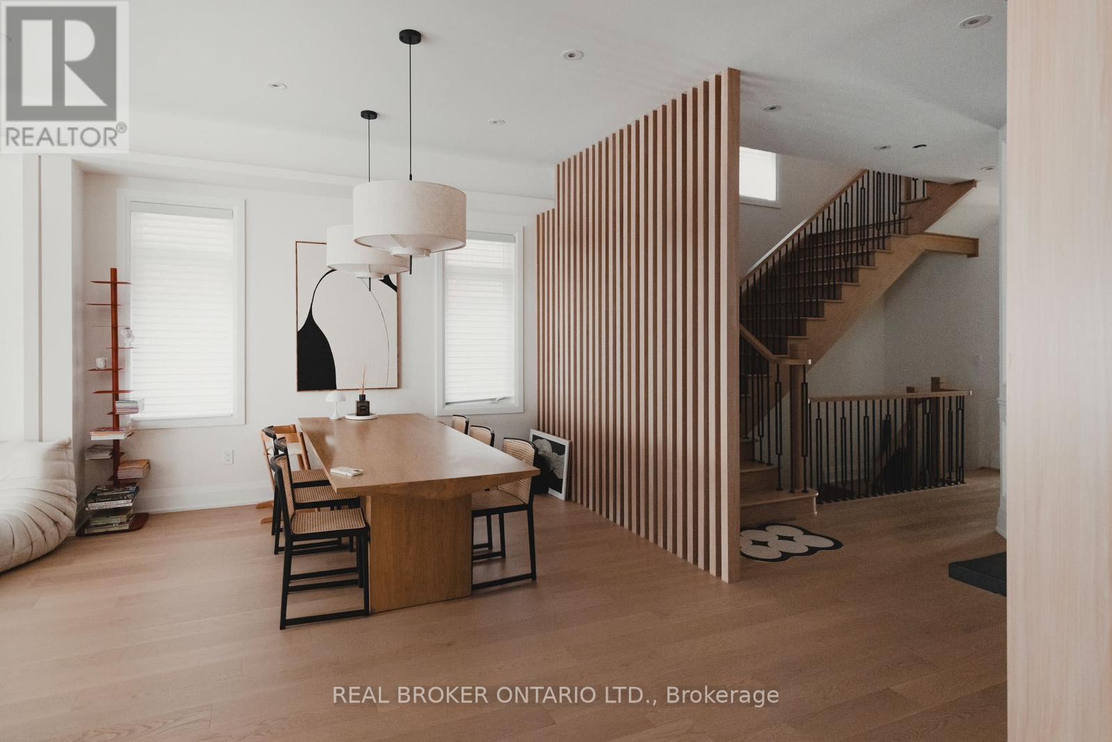 34 Meteorite Street, Richmond Hill, Ontario  L4C 4M9 - Photo 2 - N12790322