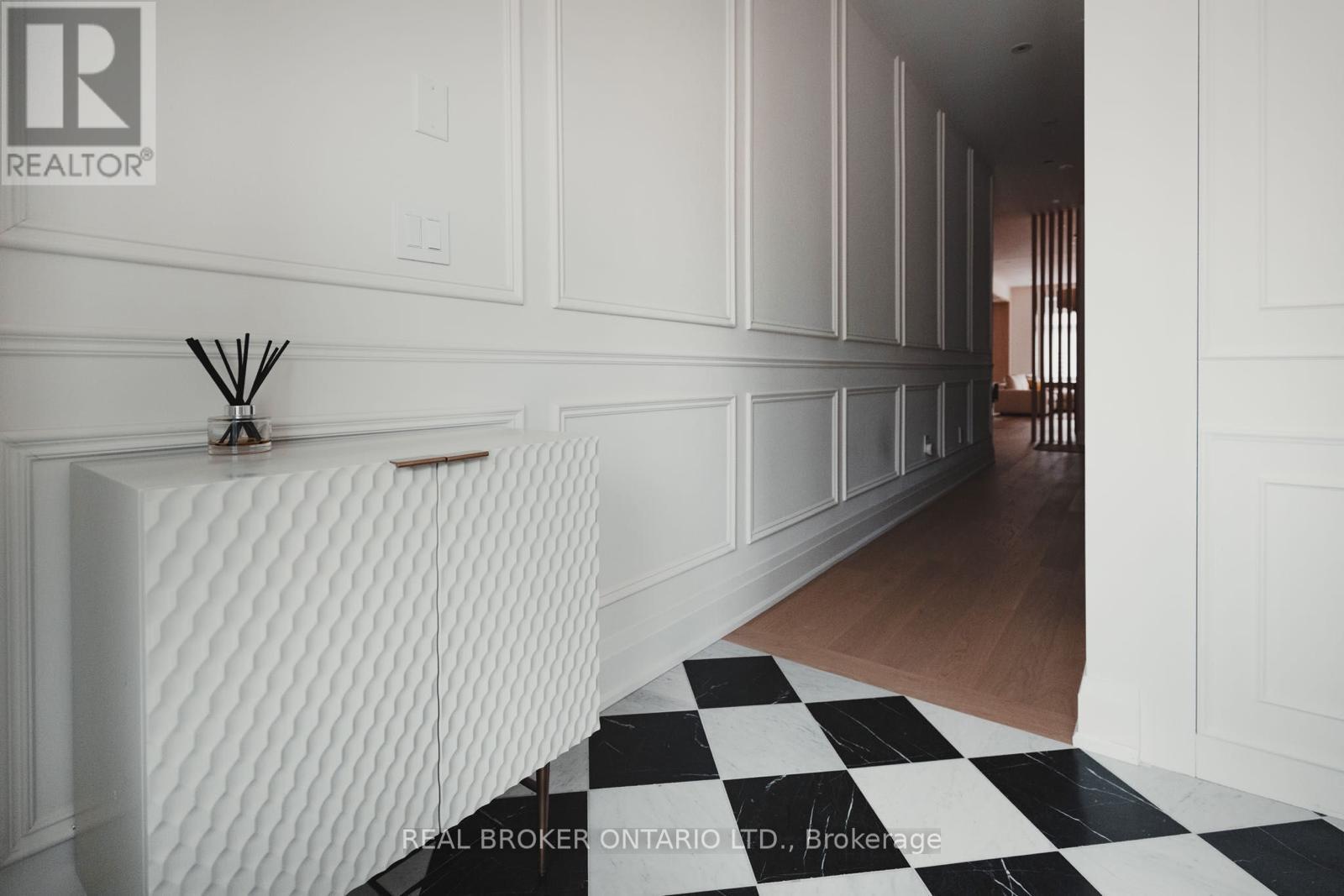 34 Meteorite Street, Richmond Hill, Ontario  L4C 4M9 - Photo 5 - N12790322