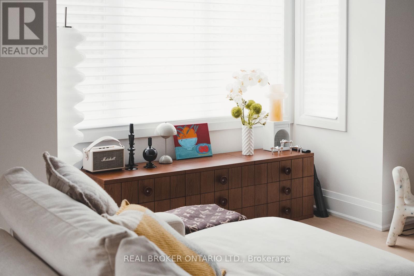 34 Meteorite Street, Richmond Hill, Ontario  L4C 4M9 - Photo 7 - N12790322