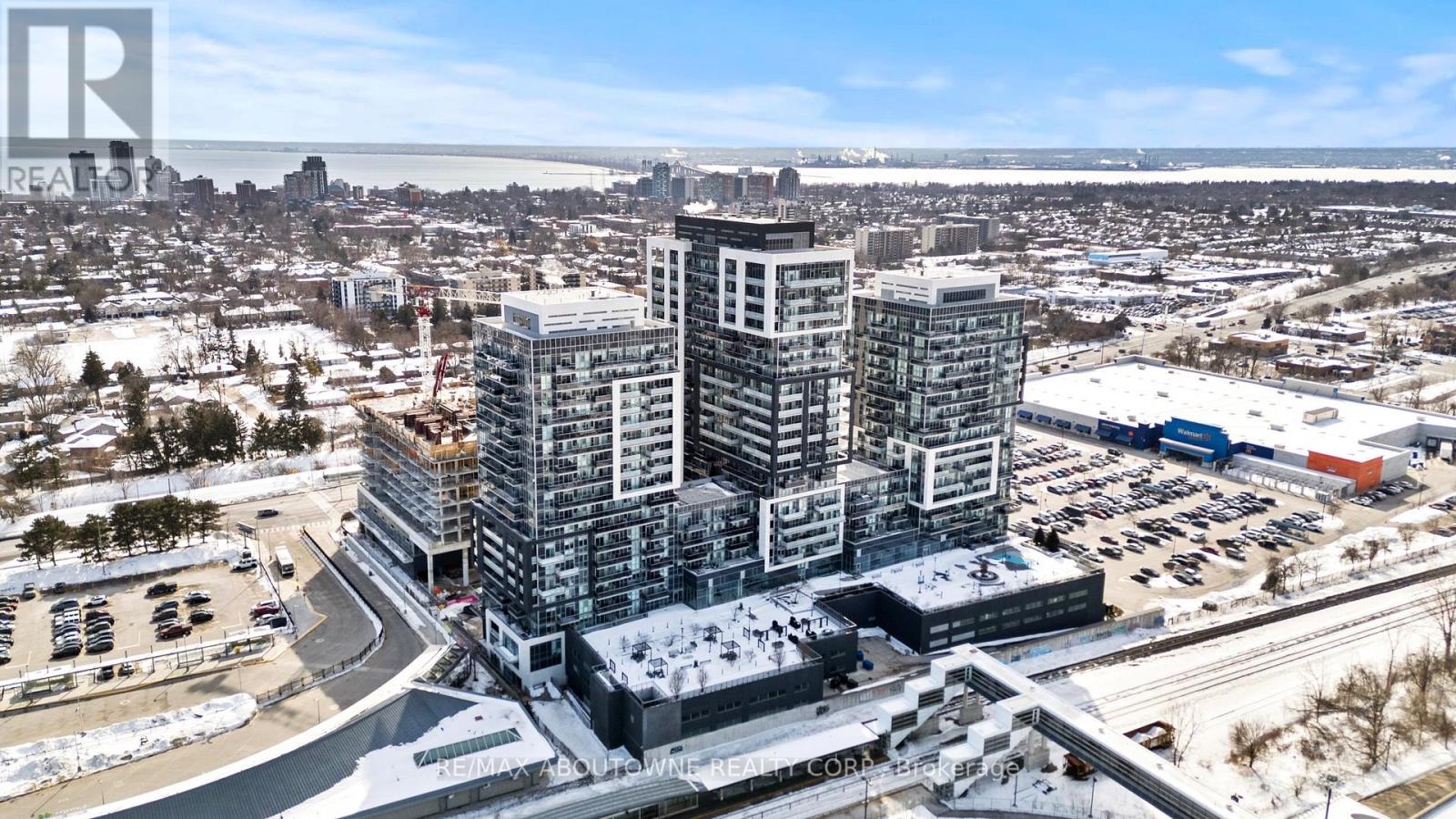 906 - 2087 Fairview Street, Burlington, Ontario  L7R 0E5 - Photo 2 - W12790320