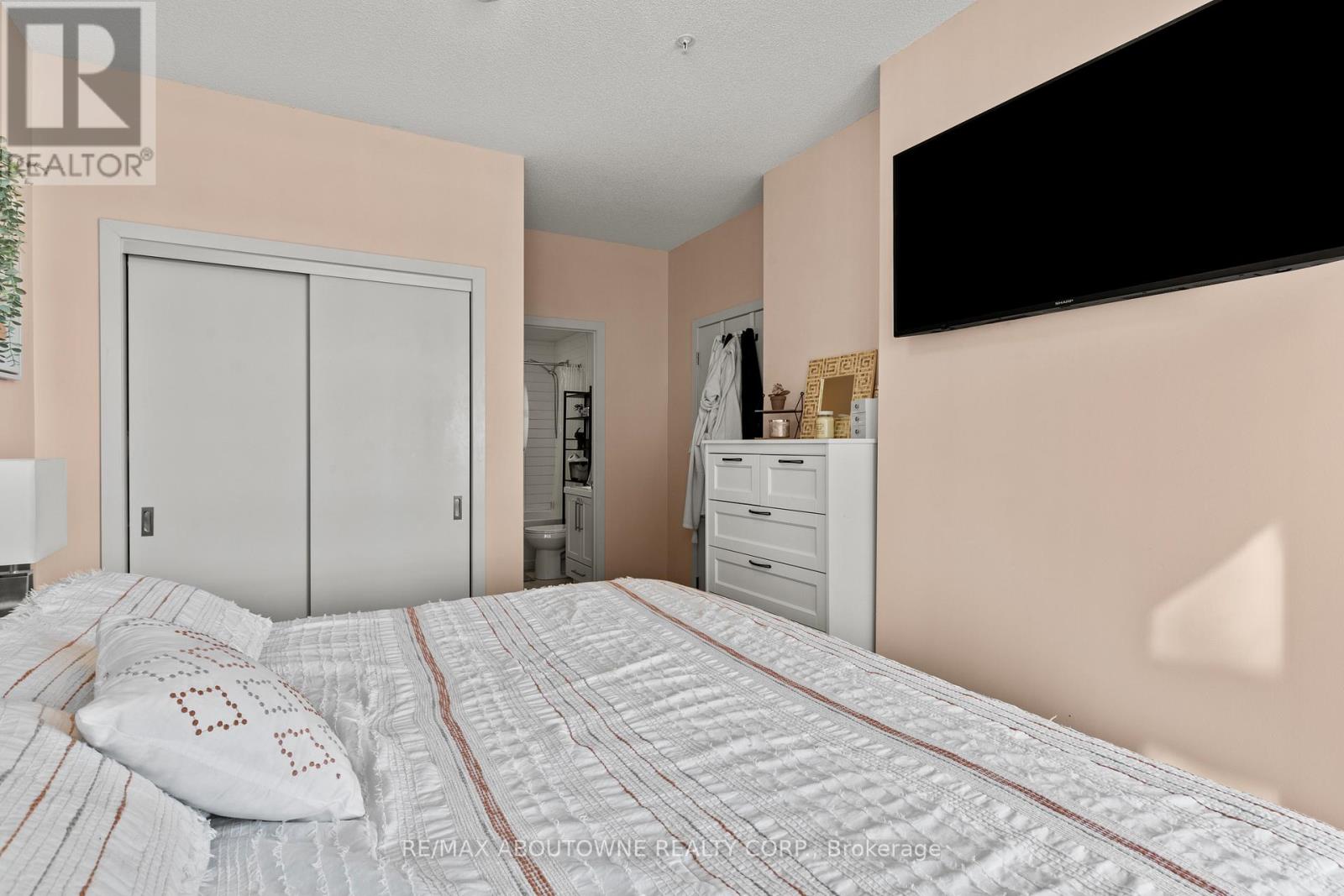 906 - 2087 Fairview Street, Burlington, Ontario  L7R 0E5 - Photo 22 - W12790320