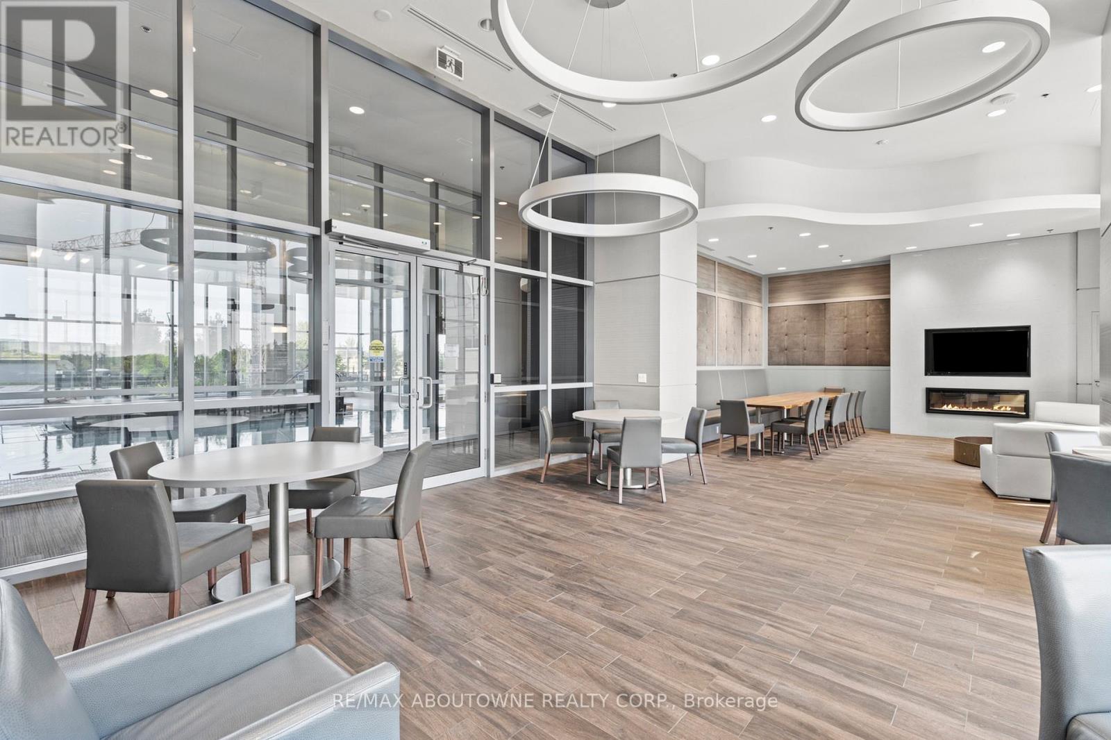 906 - 2087 Fairview Street, Burlington, Ontario  L7R 0E5 - Photo 31 - W12790320