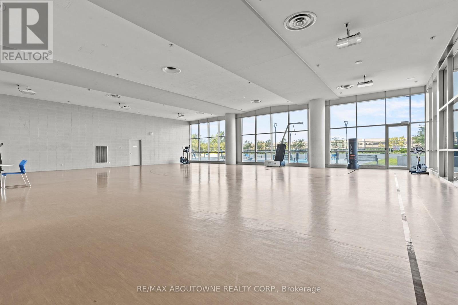 906 - 2087 Fairview Street, Burlington, Ontario  L7R 0E5 - Photo 32 - W12790320