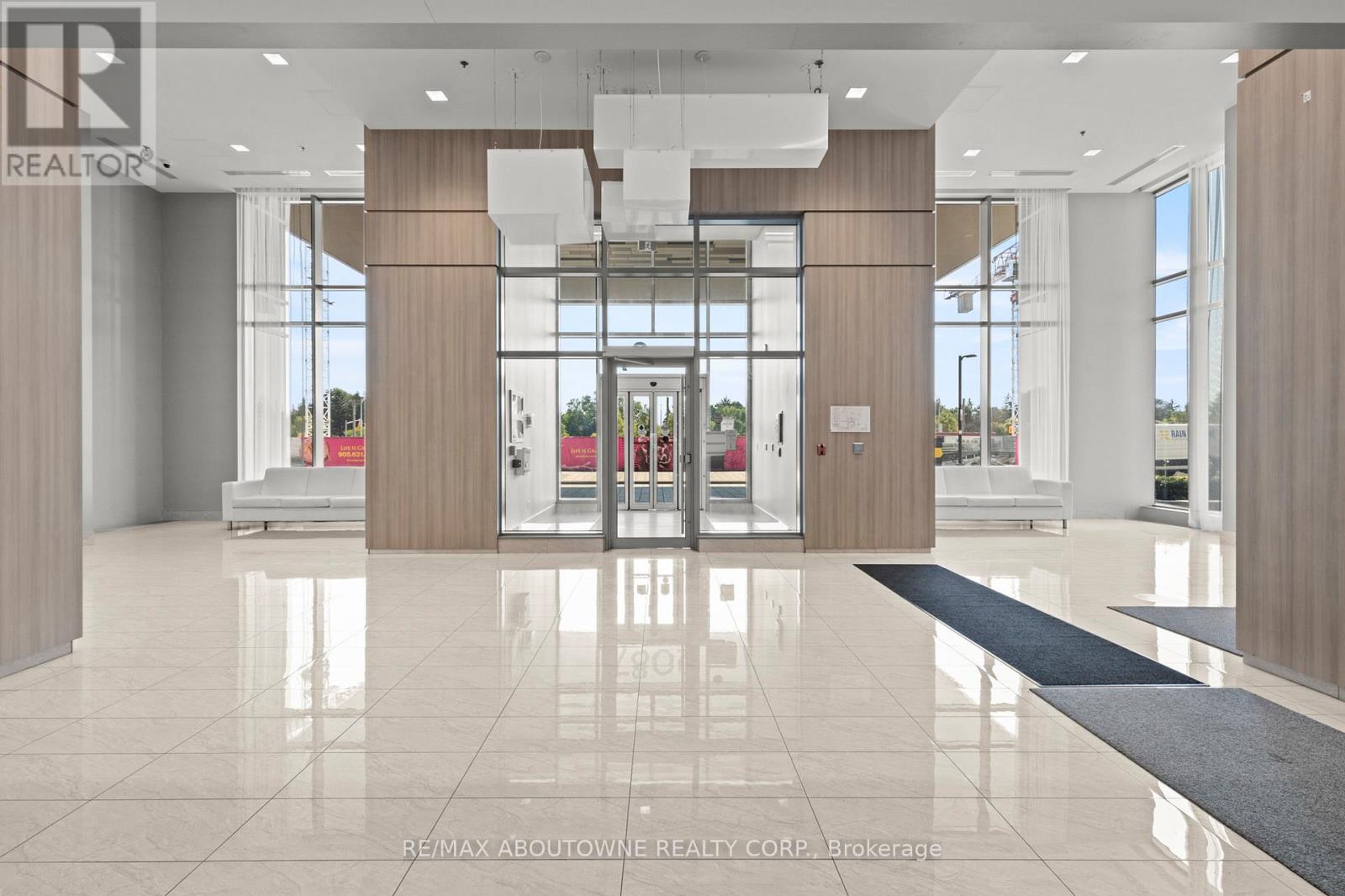 906 - 2087 Fairview Street, Burlington, Ontario  L7R 0E5 - Photo 5 - W12790320