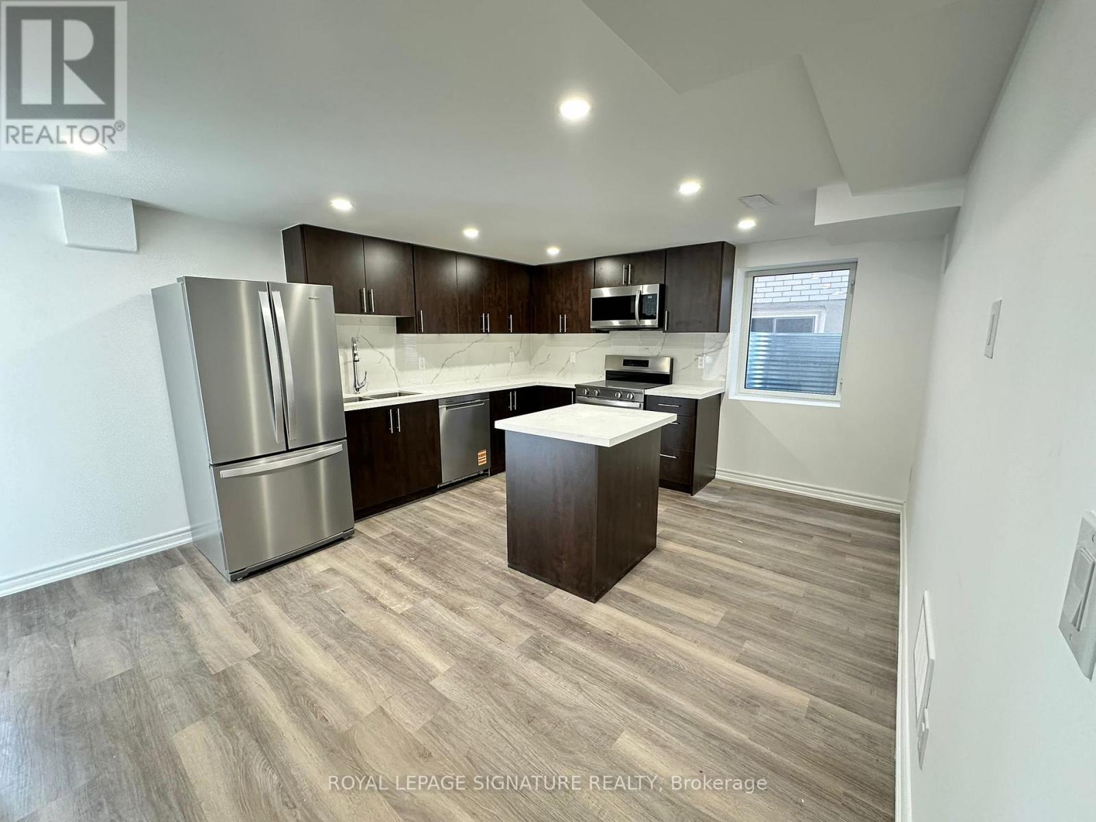 Lower - 17 Tamarisk Drive, Toronto, Ontario  M9V 1S2 - Photo 2 - W12790336