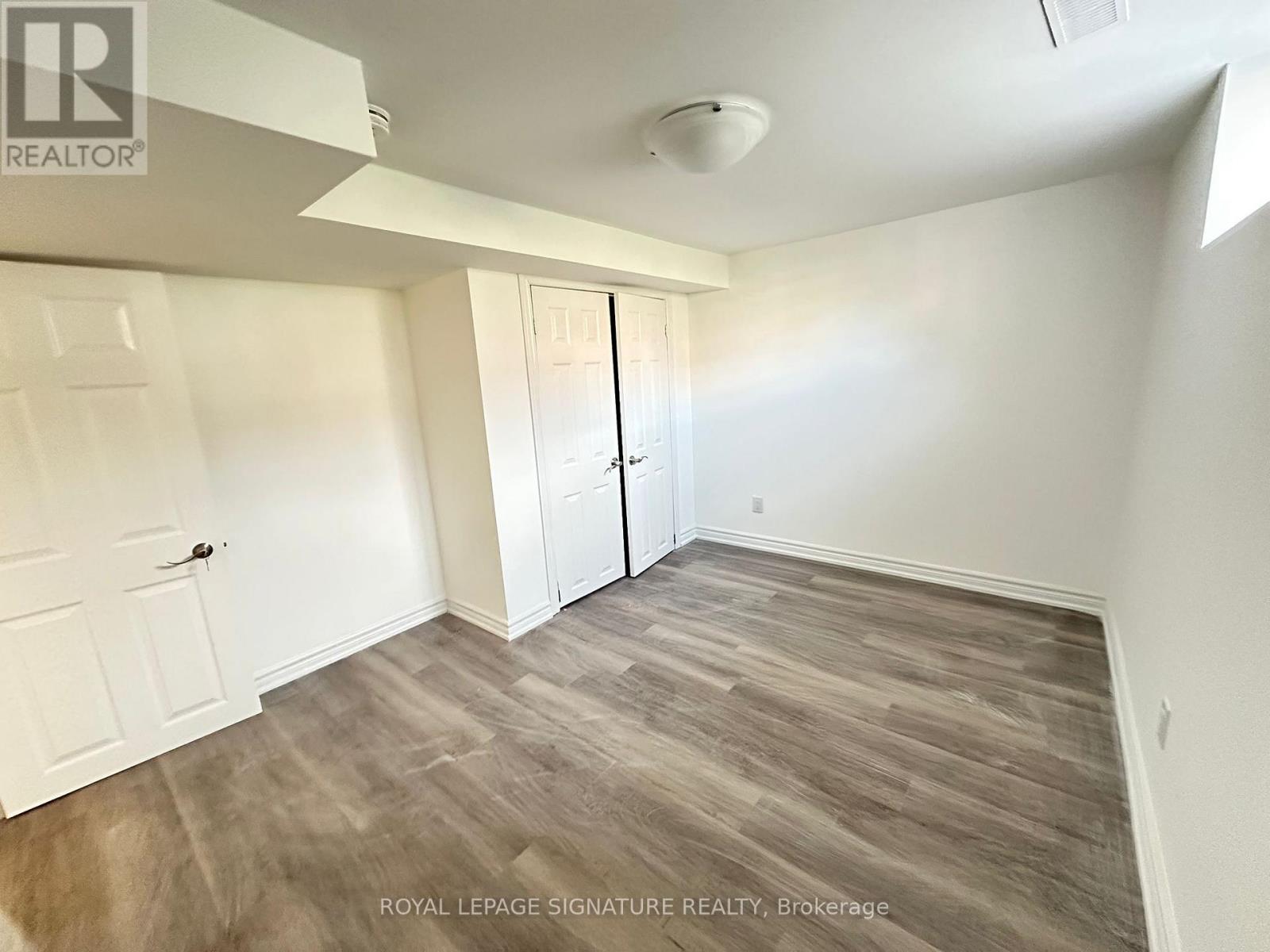 Lower - 17 Tamarisk Drive, Toronto, Ontario  M9V 1S2 - Photo 4 - W12790336