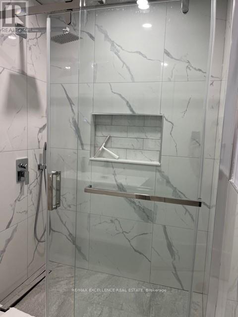 30 Elana (Room) Drive, Toronto, Ontario  M3N 2C2 - Photo 6 - W12782488