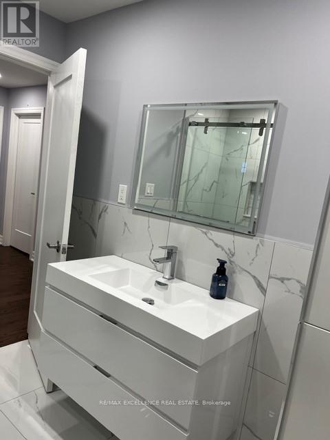 30 Elana (Room) Drive, Toronto, Ontario  M3N 2C2 - Photo 5 - W12782488