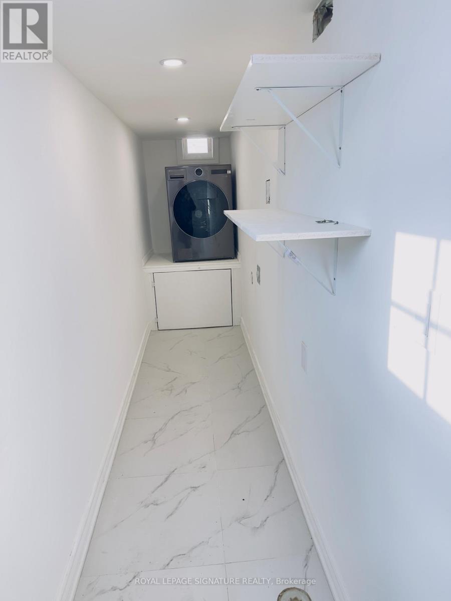 Lower - 17 Tamarisk Drive, Toronto, Ontario  M9V 1S2 - Photo 14 - W12790336