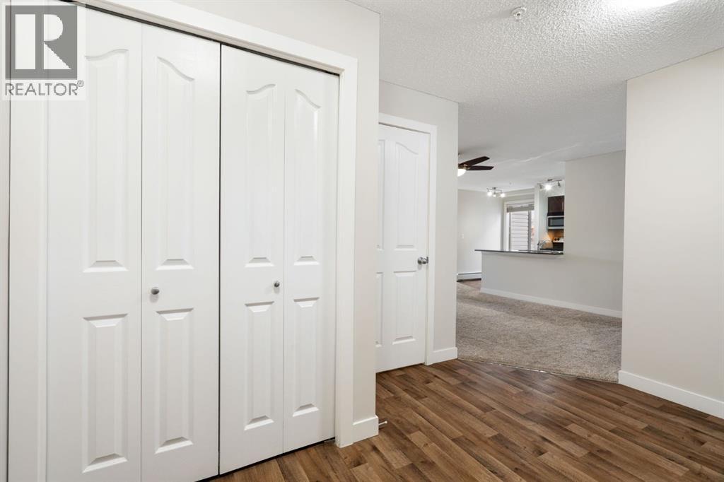 4220, 403 Mackenzie Way Sw, Airdrie, Alberta  T4B 3V7 - Photo 2 - A2281177