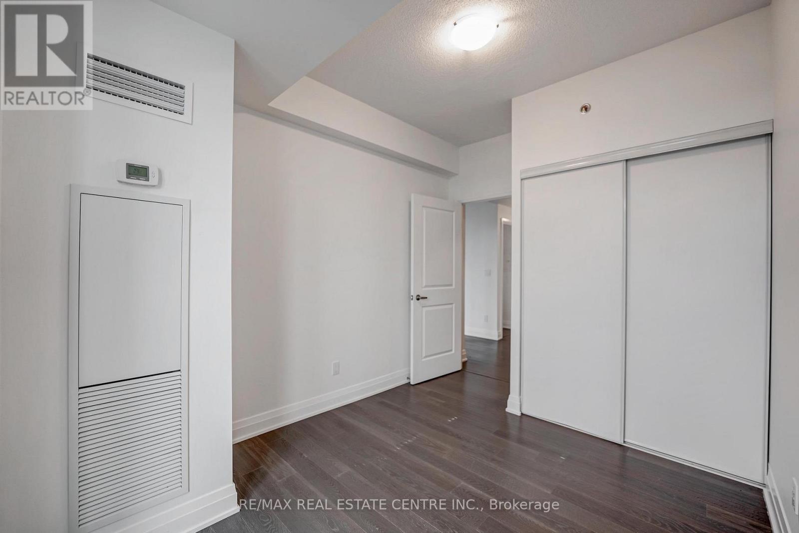 611 - 55 Speers Road, Oakville, Ontario  L6K 0H9 - Photo 18 - W12790350