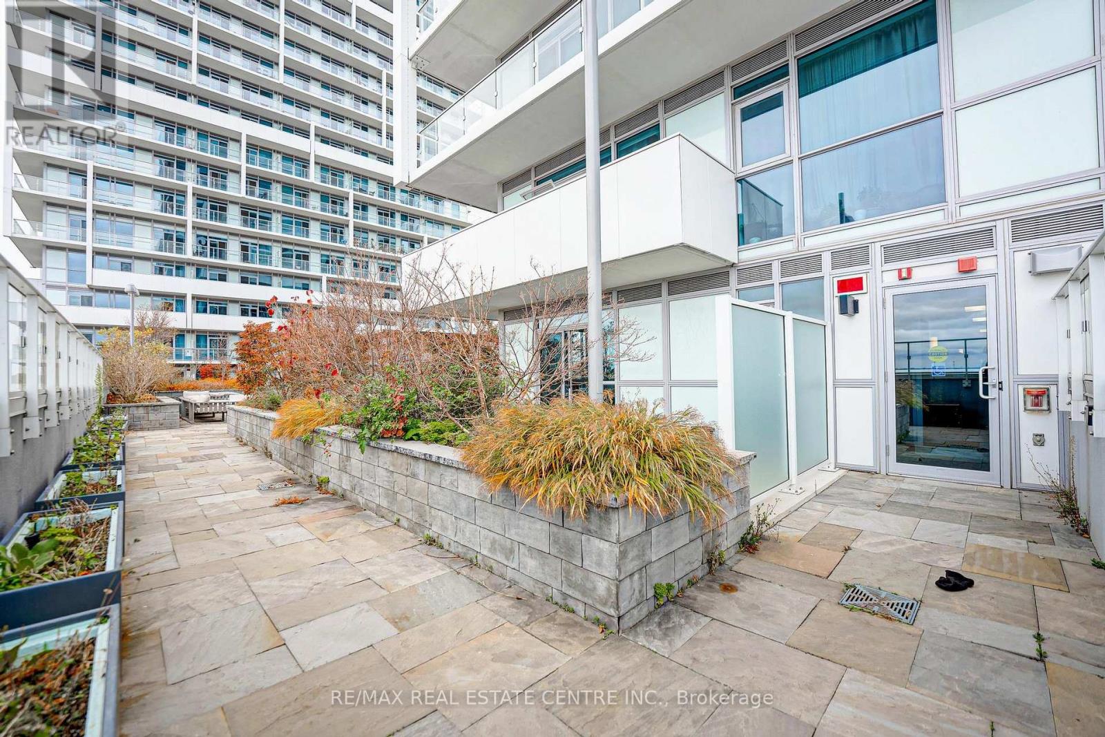 611 - 55 Speers Road, Oakville, Ontario  L6K 0H9 - Photo 30 - W12790350