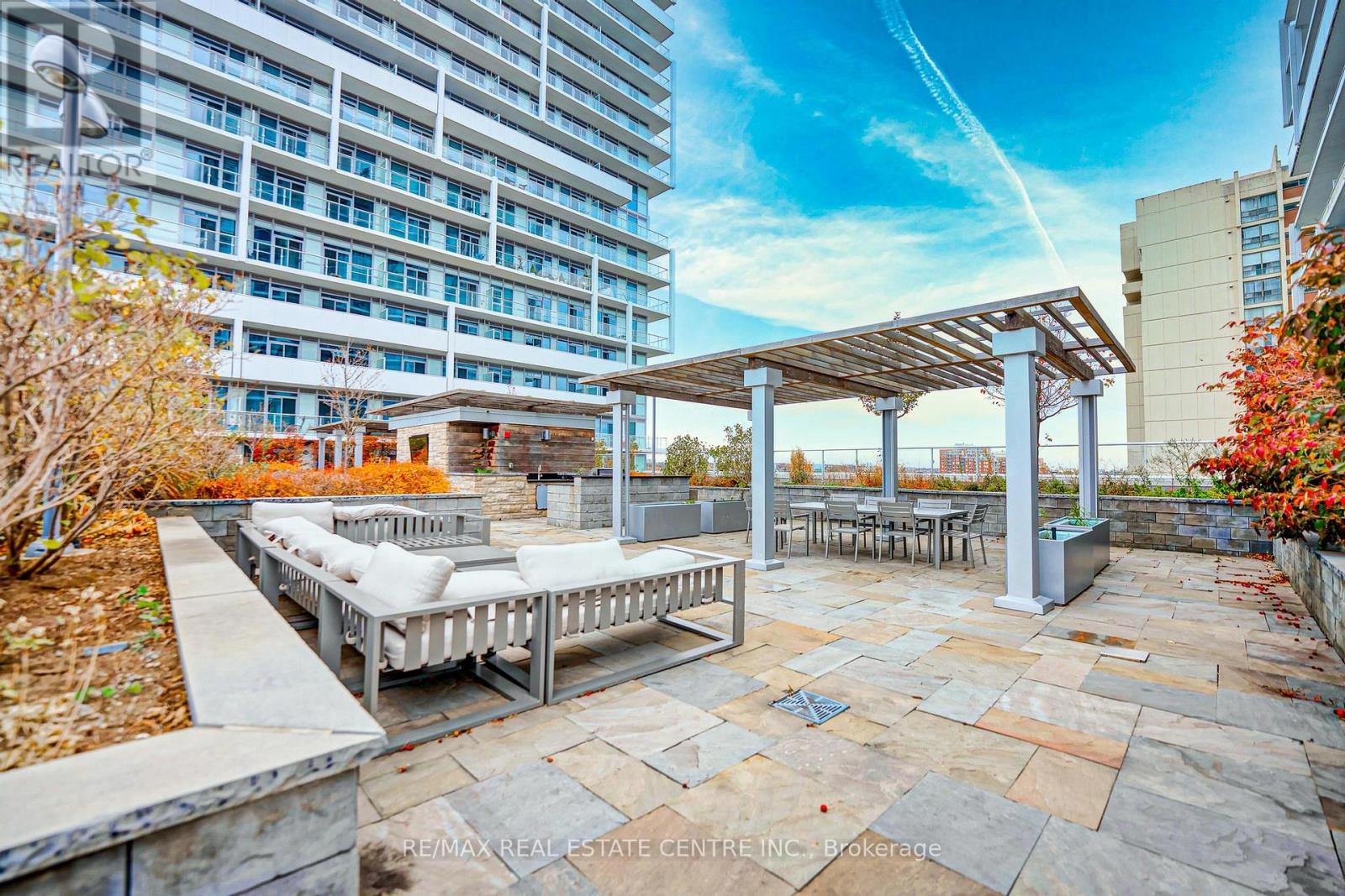 611 - 55 Speers Road, Oakville, Ontario  L6K 0H9 - Photo 31 - W12790350