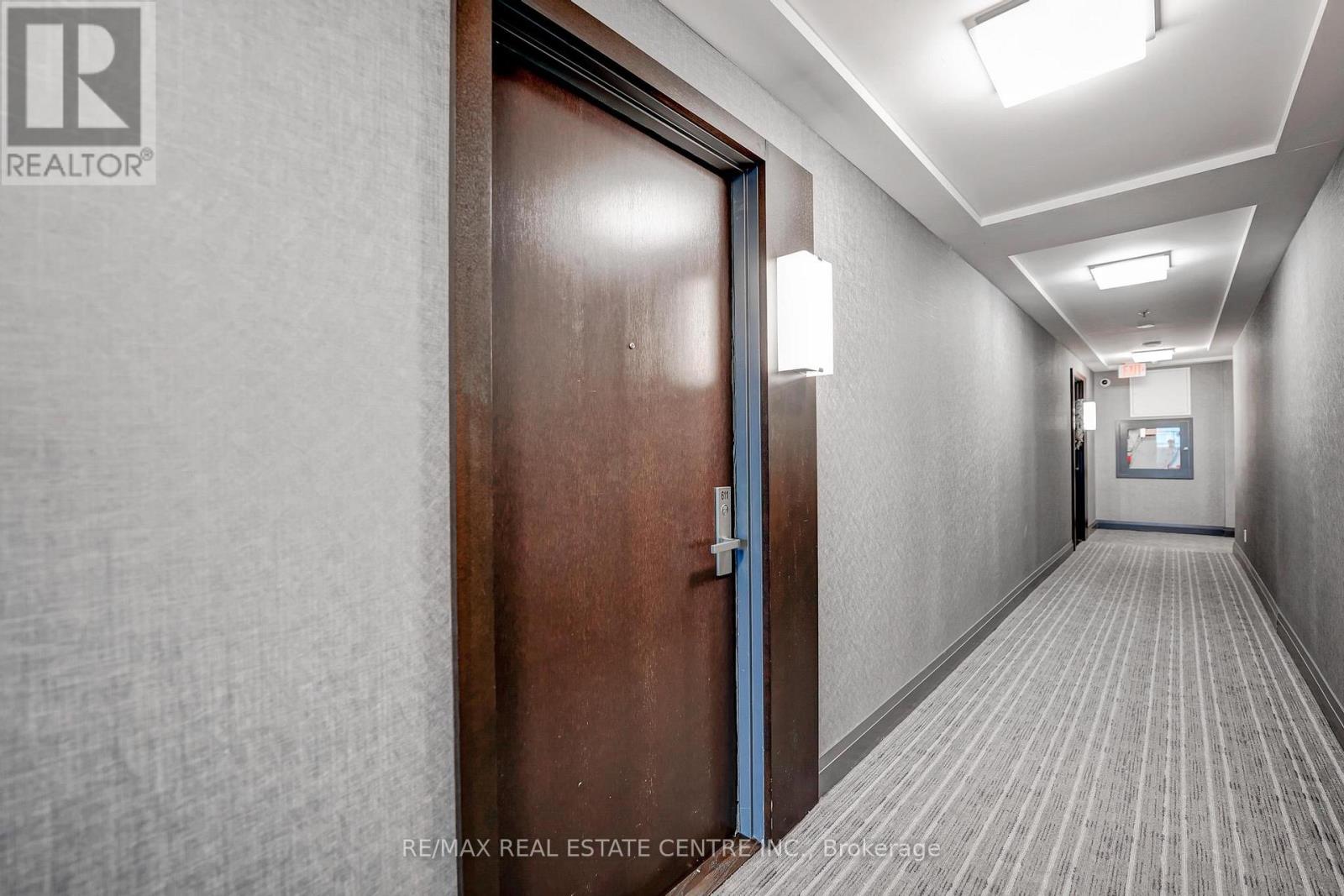 611 - 55 Speers Road, Oakville, Ontario  L6K 0H9 - Photo 5 - W12790350