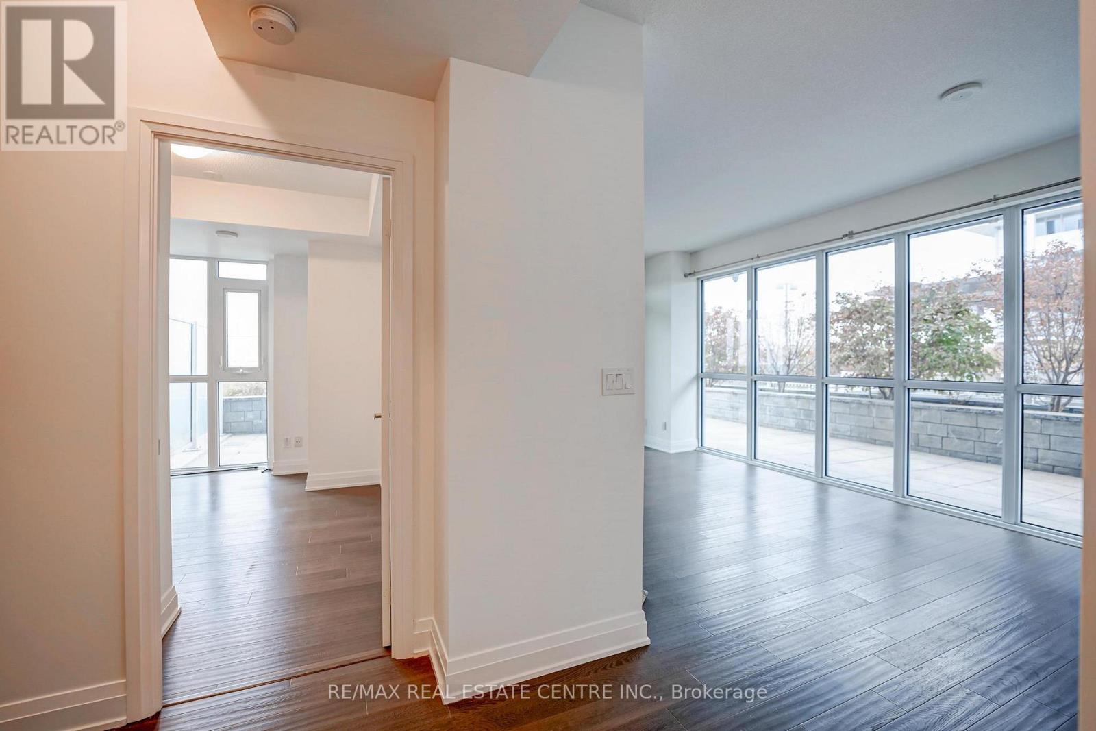 611 - 55 Speers Road, Oakville, Ontario  L6K 0H9 - Photo 8 - W12790350