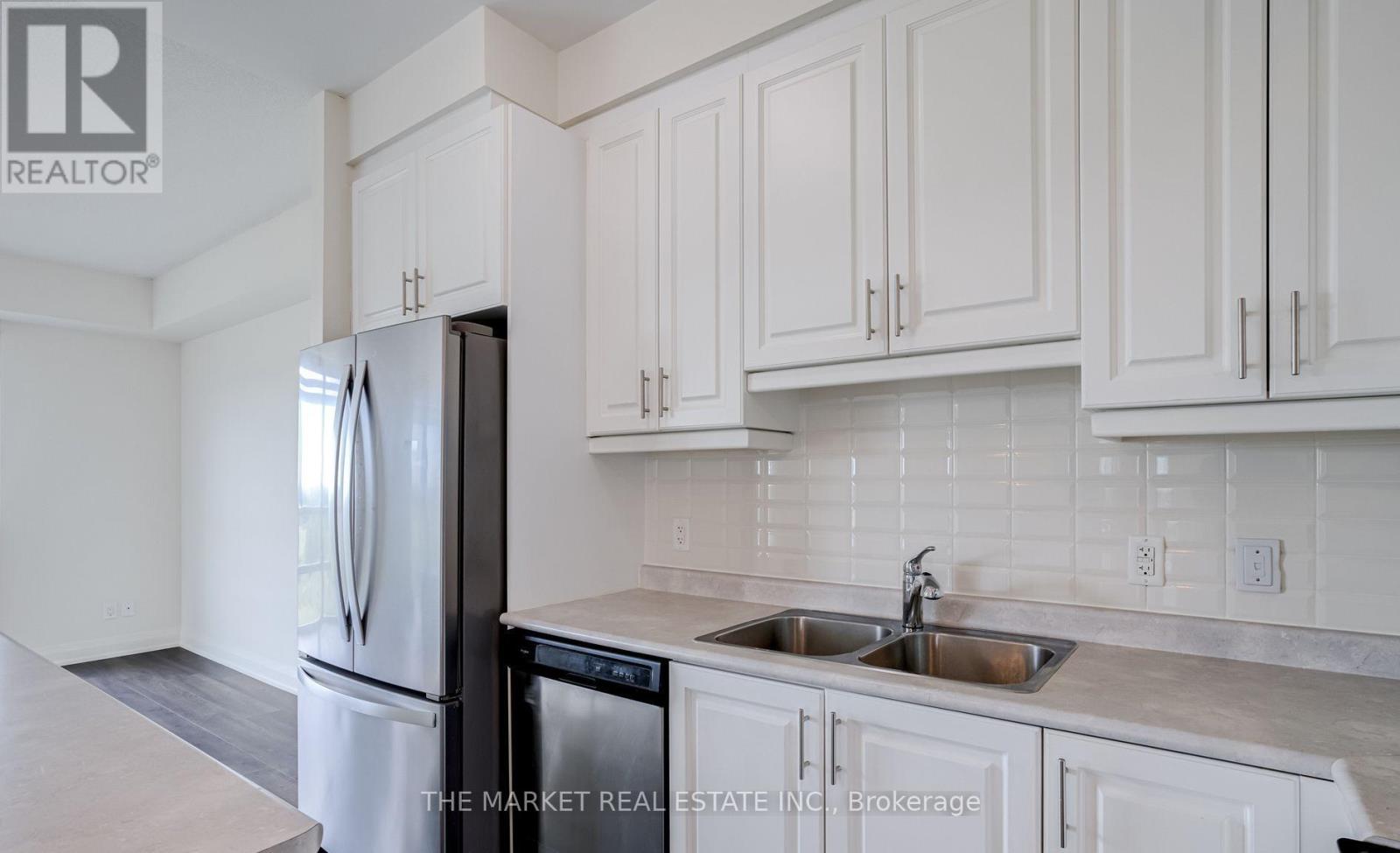 510 - 65 Yorkland Boulevard, Brampton, Ontario  L6P 4B4 - Photo 12 - W12790354