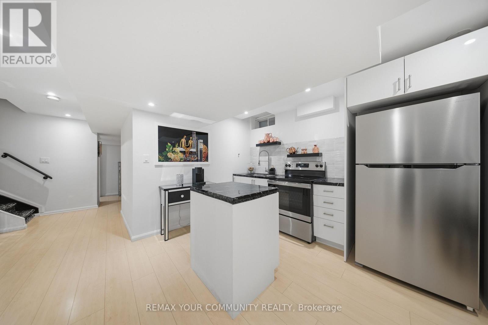 34 Kalmar Crescent, Richmond Hill, Ontario  L4E 3Z3 - Photo 30 - N12790358